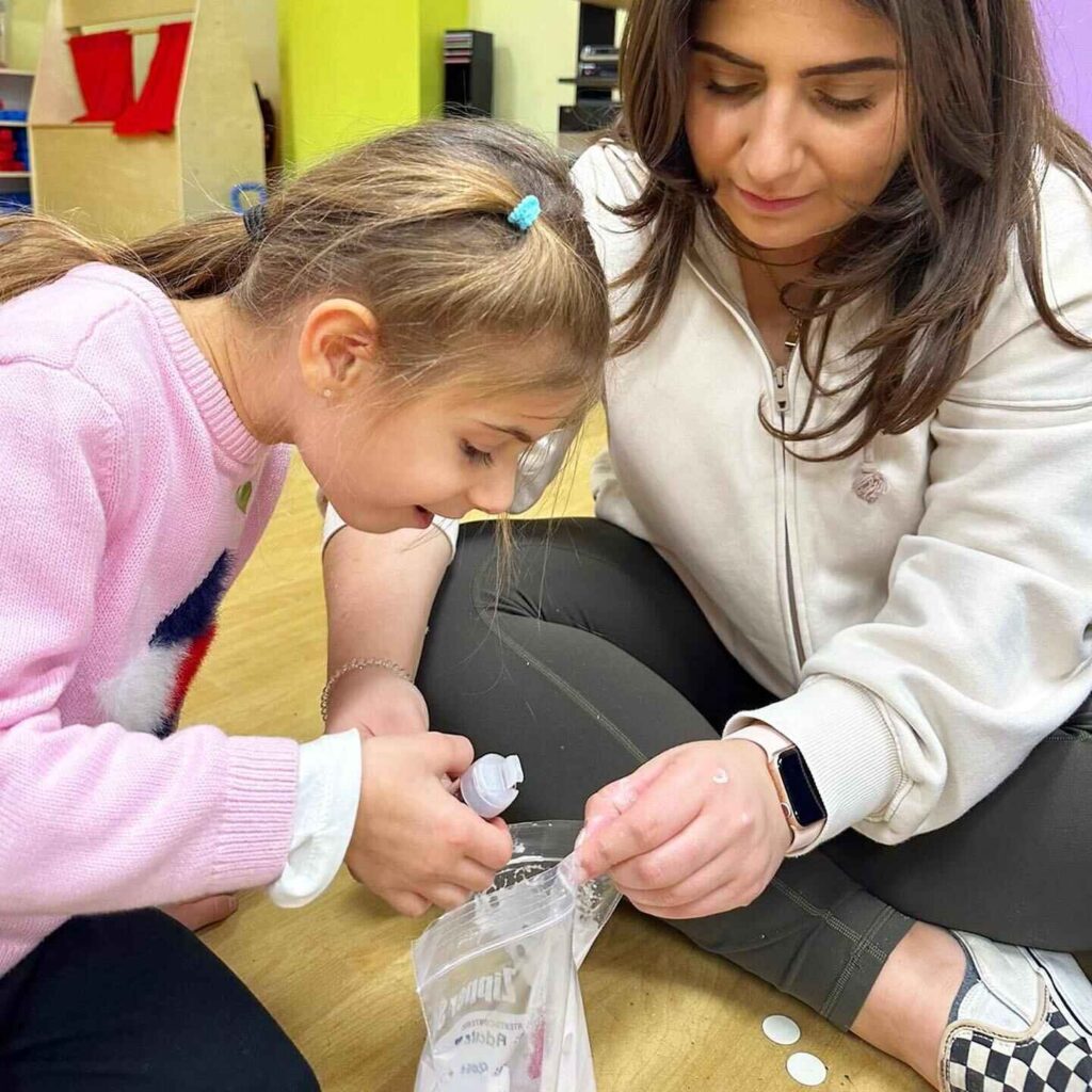 How Play-Based Learning at a Jewish Preschool in Thornhill Prepares Kids for Kindergarten